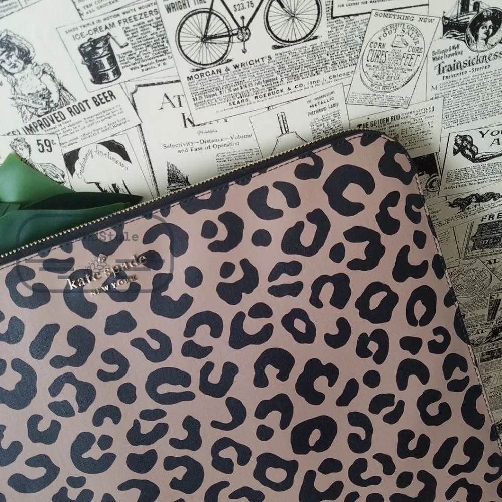 Kate Spade NWT staci graphic leopard l-zip universal laptop sleeve up to 15" - Picture 4 of 13